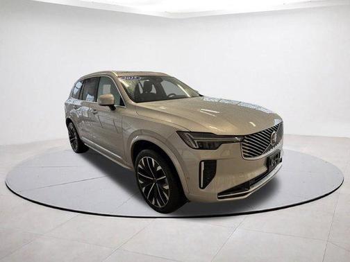 2025 Volvo XC90 PLUS