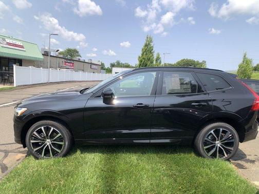 2025 Volvo XC60 B5 Plus