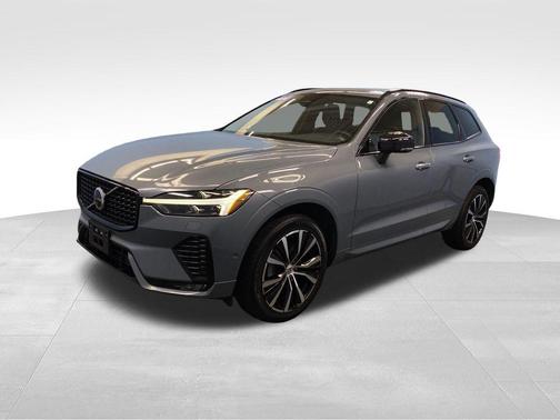 Gray Metallic 2024 Volvo XC60 B5 Plus Dark Theme