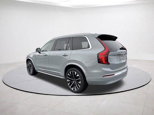 2025 Volvo XC90 B6 Plus 7-Seater