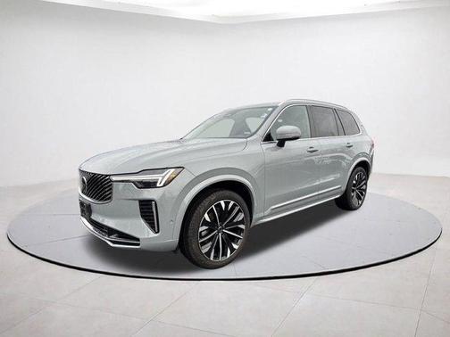 2025 Volvo XC90 B6 Plus 7-Seater