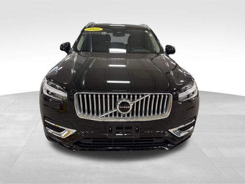 Onyx Black Metallic 2025 Volvo XC90 B5 Core