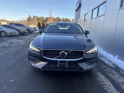 2020 Volvo S60 T6 Momentum