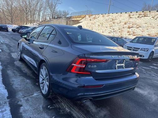 2020 Volvo S60 T6 Momentum