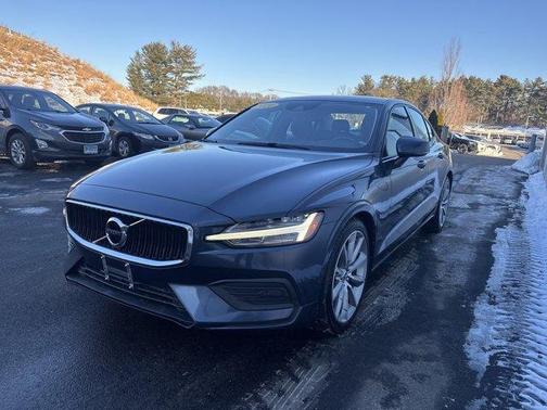 2020 Volvo S60 T6 Momentum