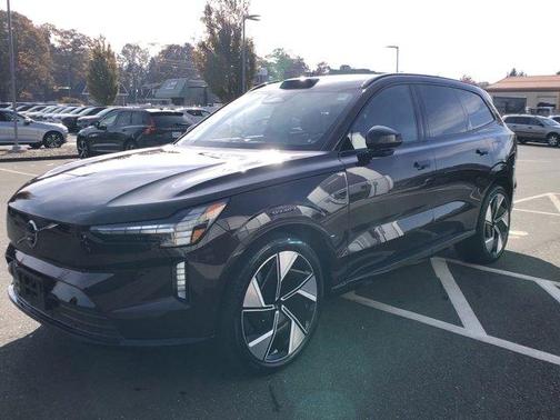 2025 Volvo EX90 Twin Motor Performance Ultra 6-Seater