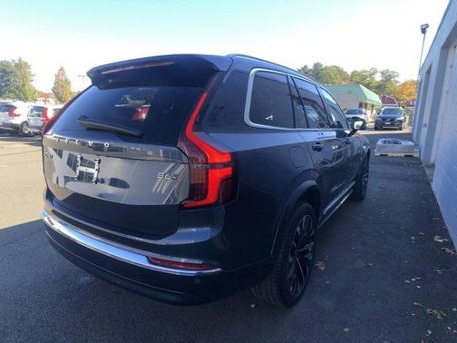 2025 Volvo XC90 B6 Plus 7-Seater