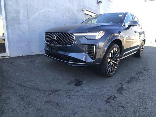 2025 Volvo XC90 B6 Plus 7-Seater