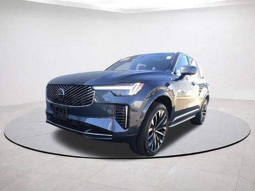 2025 Volvo XC90 B6 Plus 7-Seater