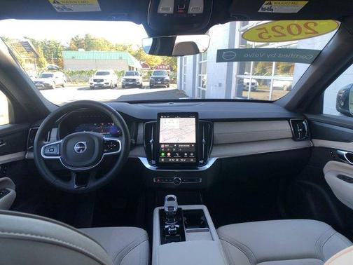 2025 Volvo XC90 B6 Plus 7-Seater