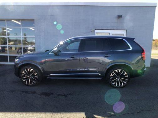 2025 Volvo XC90 B6 Plus 7-Seater