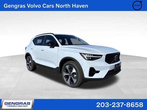 2026 Volvo XC40 B5 Plus