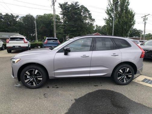 2026 Volvo XC60 PLUS