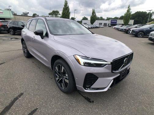 2026 Volvo XC60 PLUS