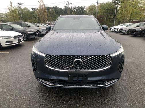 2025 Volvo XC90 B6 Plus 7-Seater