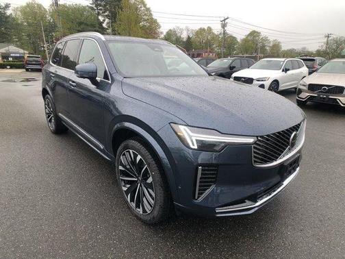 2025 Volvo XC90 B6 Plus 7-Seater