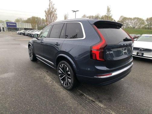 2025 Volvo XC90 B6 Plus 7-Seater