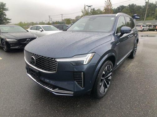 2025 Volvo XC90 B6 Plus 7-Seater