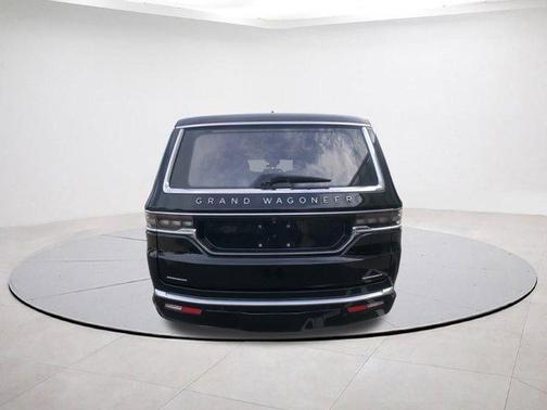 2022 Jeep Grand Wagoneer Series III