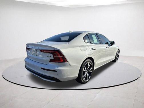 2025 Volvo S60 B5 Core