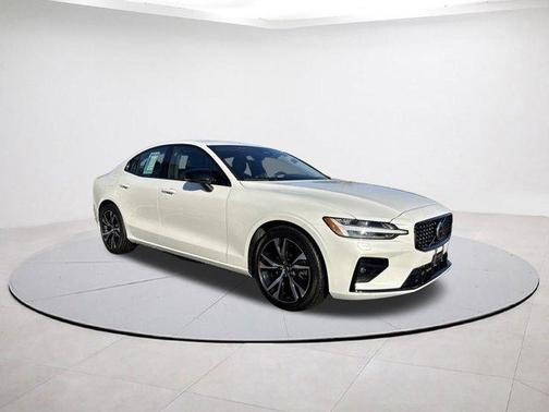 2025 Volvo S60 B5 Core