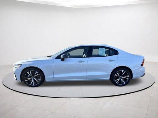 2025 Volvo S60 B5 Core