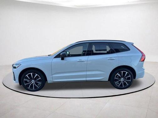 2025 Volvo XC60 B5 Plus
