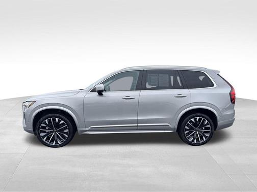 2025 Volvo XC90 B6 Plus 7-Seater