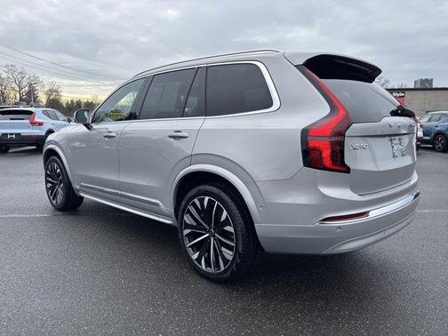 2025 Volvo XC90 B6 Plus 7-Seater
