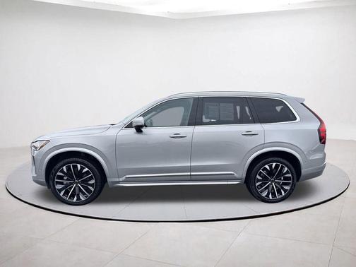 2025 Volvo XC90 B6 Plus 7-Seater