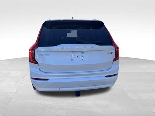 2023 Volvo XC90 B5 Core