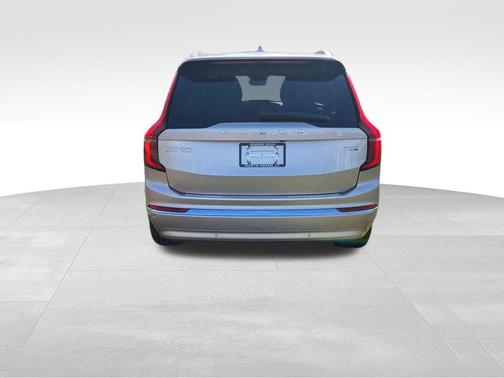 Bright 2026 Volvo XC90 Plug-In Hybrid T8 Plus 7-Seater