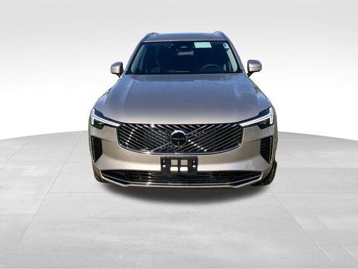 Bright 2026 Volvo XC90 Plug-In Hybrid T8 Plus 7-Seater