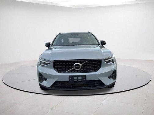 2026 Volvo XC40 B5 Core