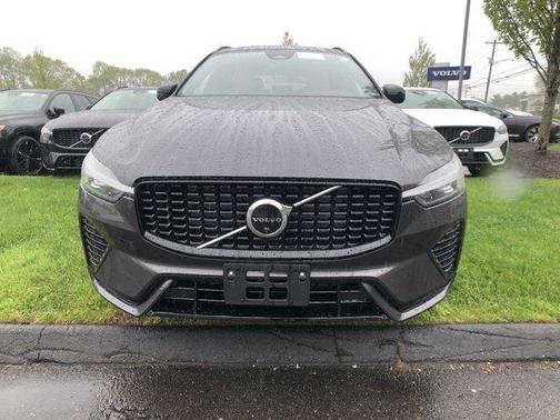 2025 Volvo XC60 B5 Ultra