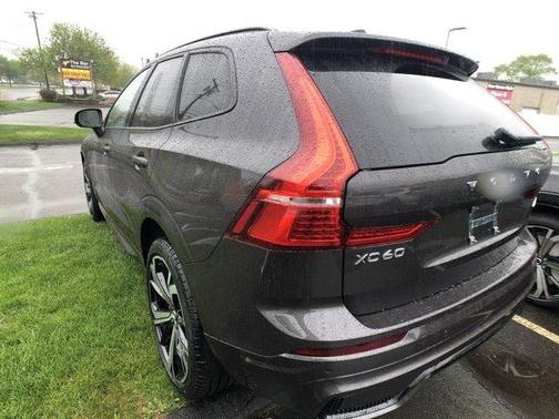 2025 Volvo XC60 B5 Ultra