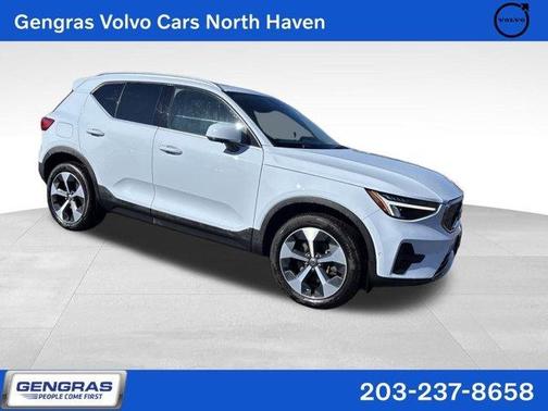 Cloud 9 White 2024 Volvo XC40 B5 Plus Bright Theme