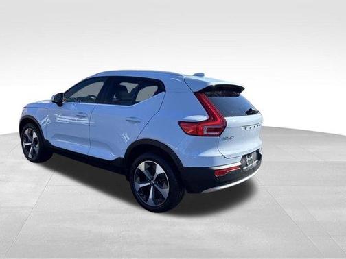 Cloud 9 White 2024 Volvo XC40 B5 Plus Bright Theme