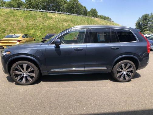 2024 Volvo XC90 Recharge Plug-In Hybrid T8 Ultimate Bright Theme 7-Seater