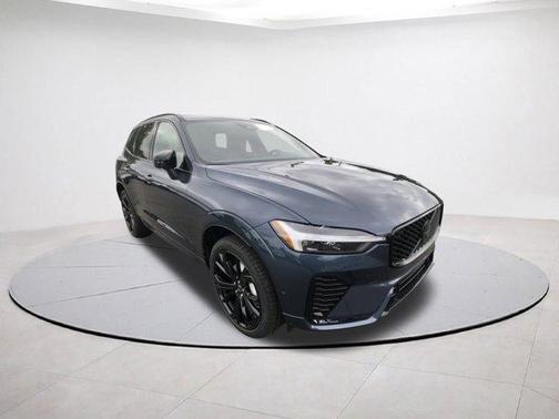 2026 Volvo XC60 B5 Ultra Black Edition
