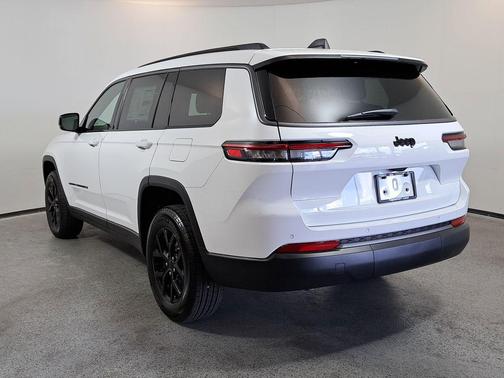 Bright White Clearcoat 2026 Jeep Grand Cherokee L Altitude