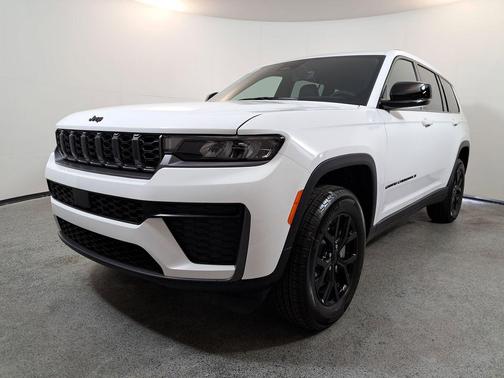 Bright White Clearcoat 2026 Jeep Grand Cherokee L Altitude