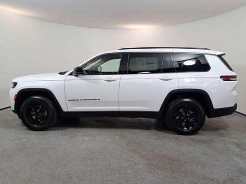 Bright White Clearcoat 2026 Jeep Grand Cherokee L Altitude