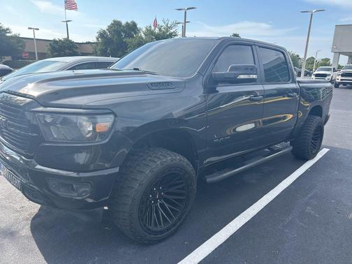 Diamond Black Crystal Pearlcoat 2019 RAM 1500 Big Horn