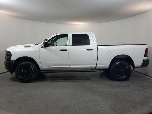 2026 RAM 2500 Tradesman Crew Cab 4x4 6'4' Box
