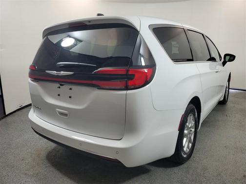2026 Chrysler Pacifica L