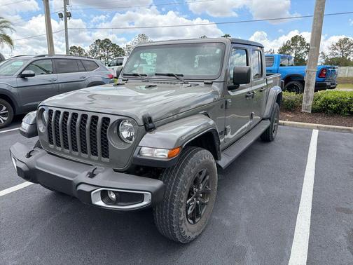 Sting-Gray Clearcoat 2023 Jeep Gladiator Sport S