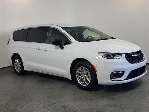 2025 Chrysler Pacifica L