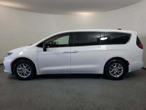 2025 Chrysler Pacifica L