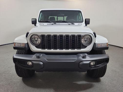Bright White Clearcoat 2024 Jeep Gladiator Sport
